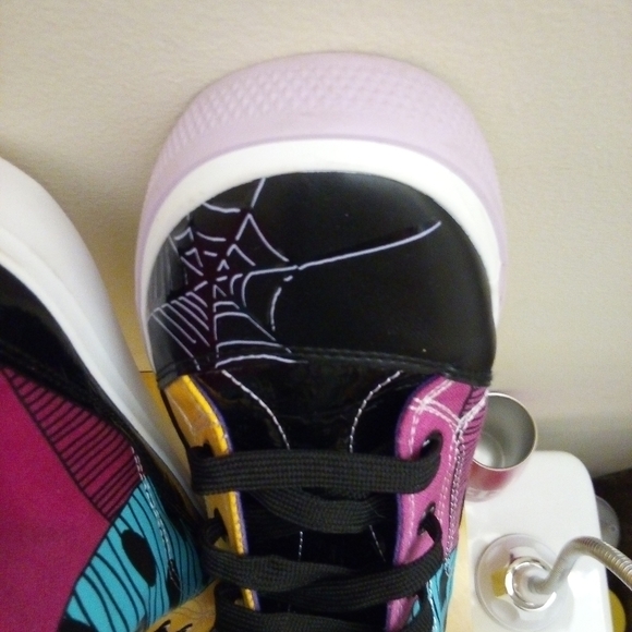Colorful  High-Top Sneakers - Picture 7 of 9